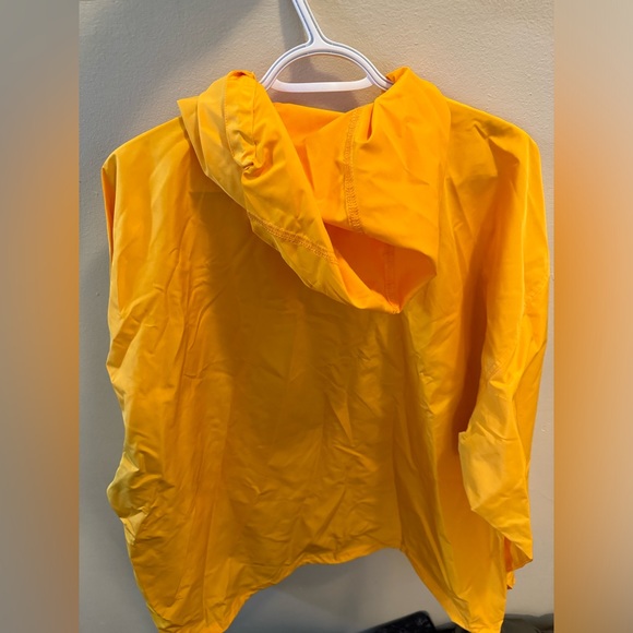 Champion pullover raincoat/windbreaker - Picture 2 of 3